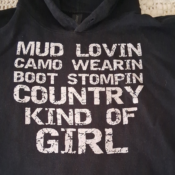 Mud Lovin’ Camo Wearin’ Boot Stompin’ Country Kind of Girl Hoodie – Women’s M 🤠 - Picture 2 of 9